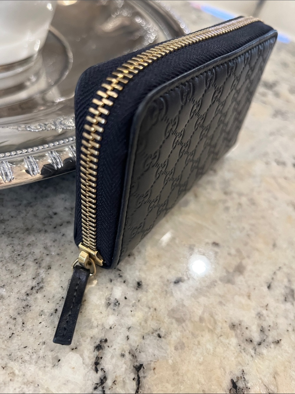 Gucci Dark Navy Blue Embossed GG Zip Wallet with Gold Zipper - Picture 4 of 10